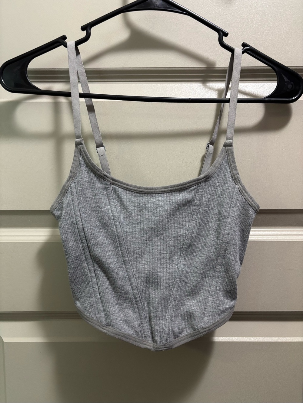 Colsie Gray Fitted Cropped Tank with Adjustable Straps